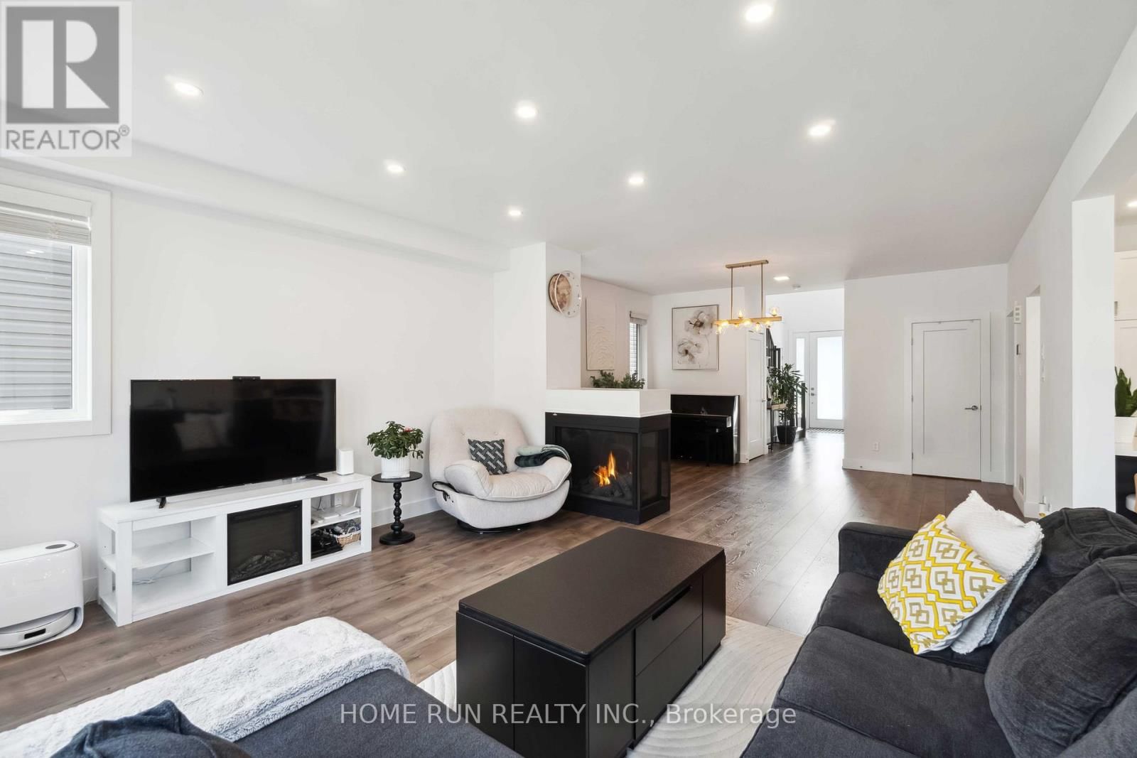 334 HALIBURTON HEIGHTS Image 9