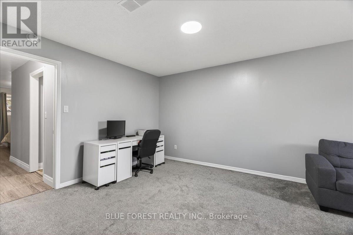 54 STOKES ROAD Image 19