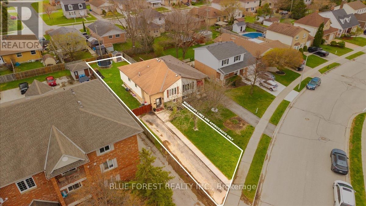 54 STOKES ROAD Image 30