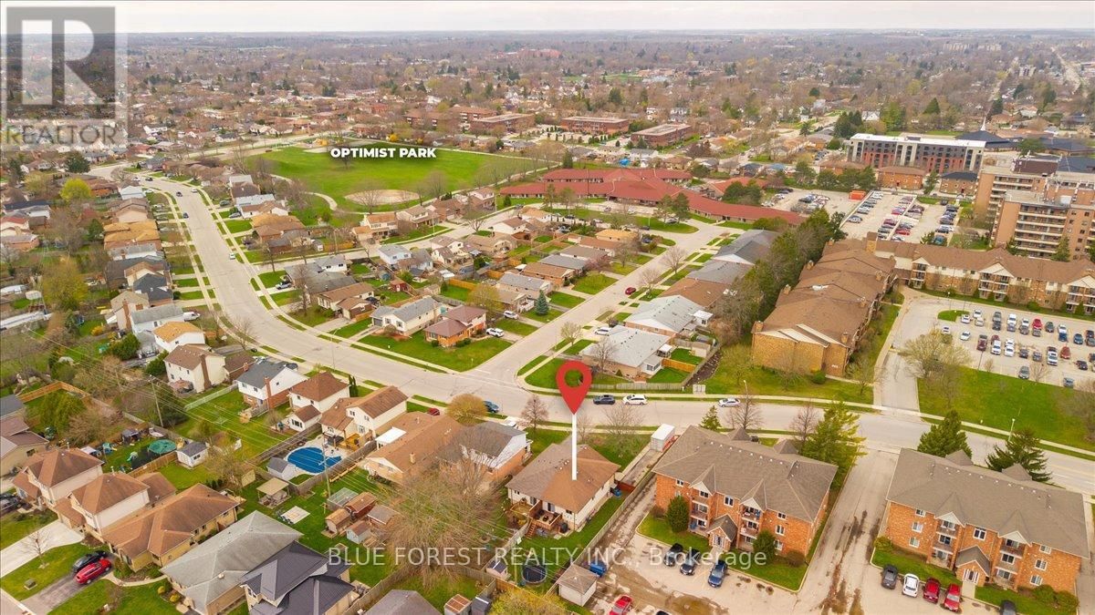 54 STOKES ROAD Image 33