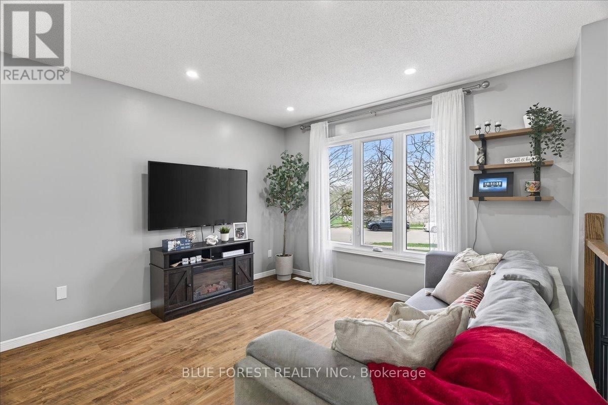 54 STOKES ROAD Image 4