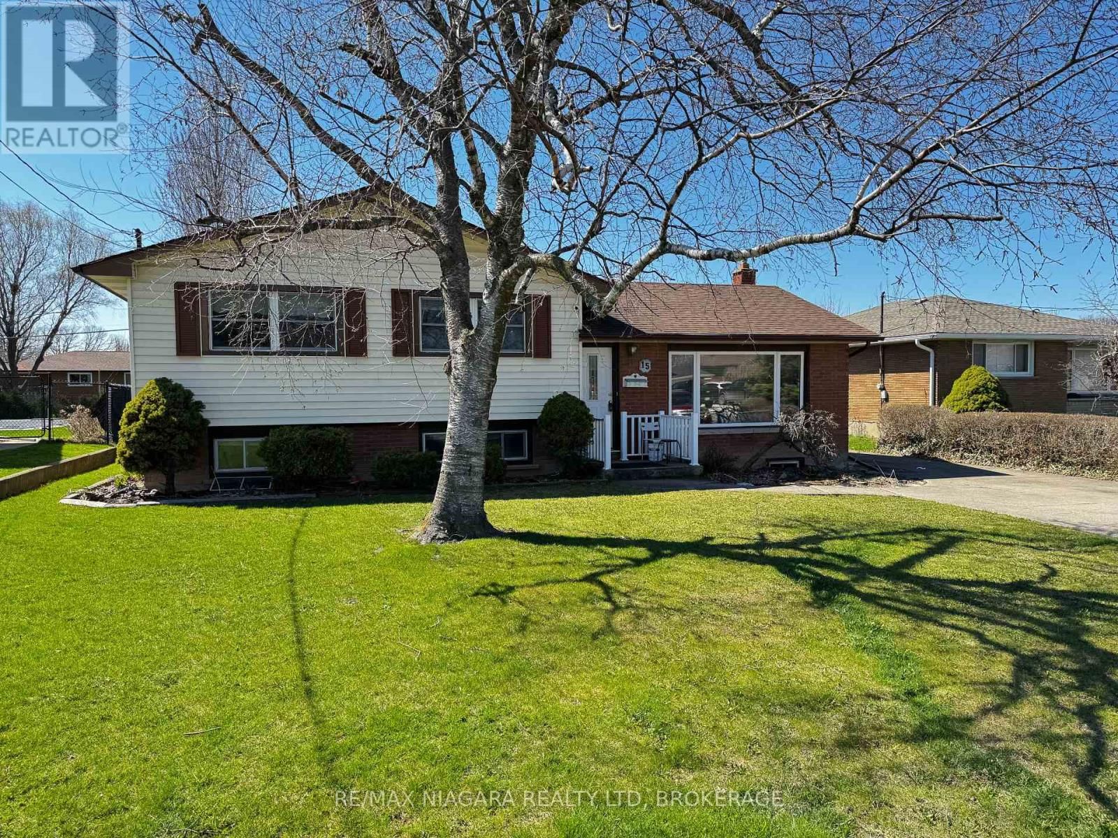 15 COLLIER ROAD NORTH Image 1