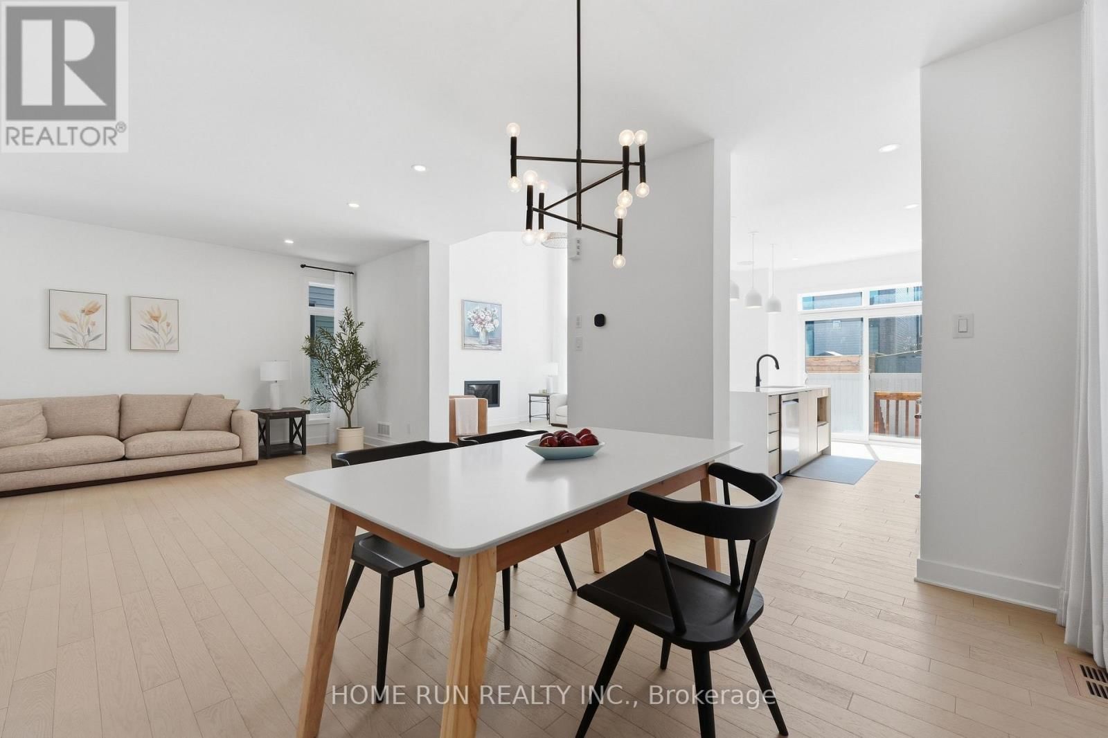 804 ATRIUM RIDGE Image 24