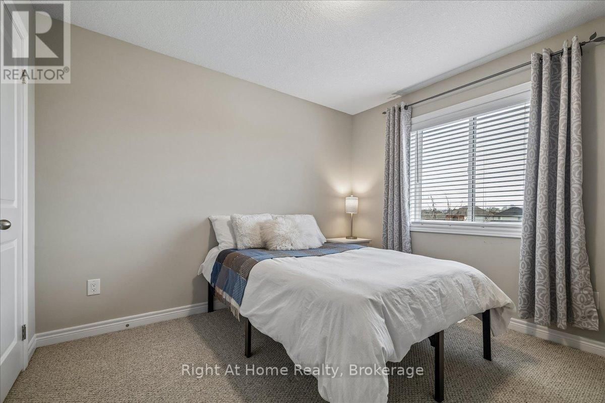 67 FOOTHILLS LANE Image 28