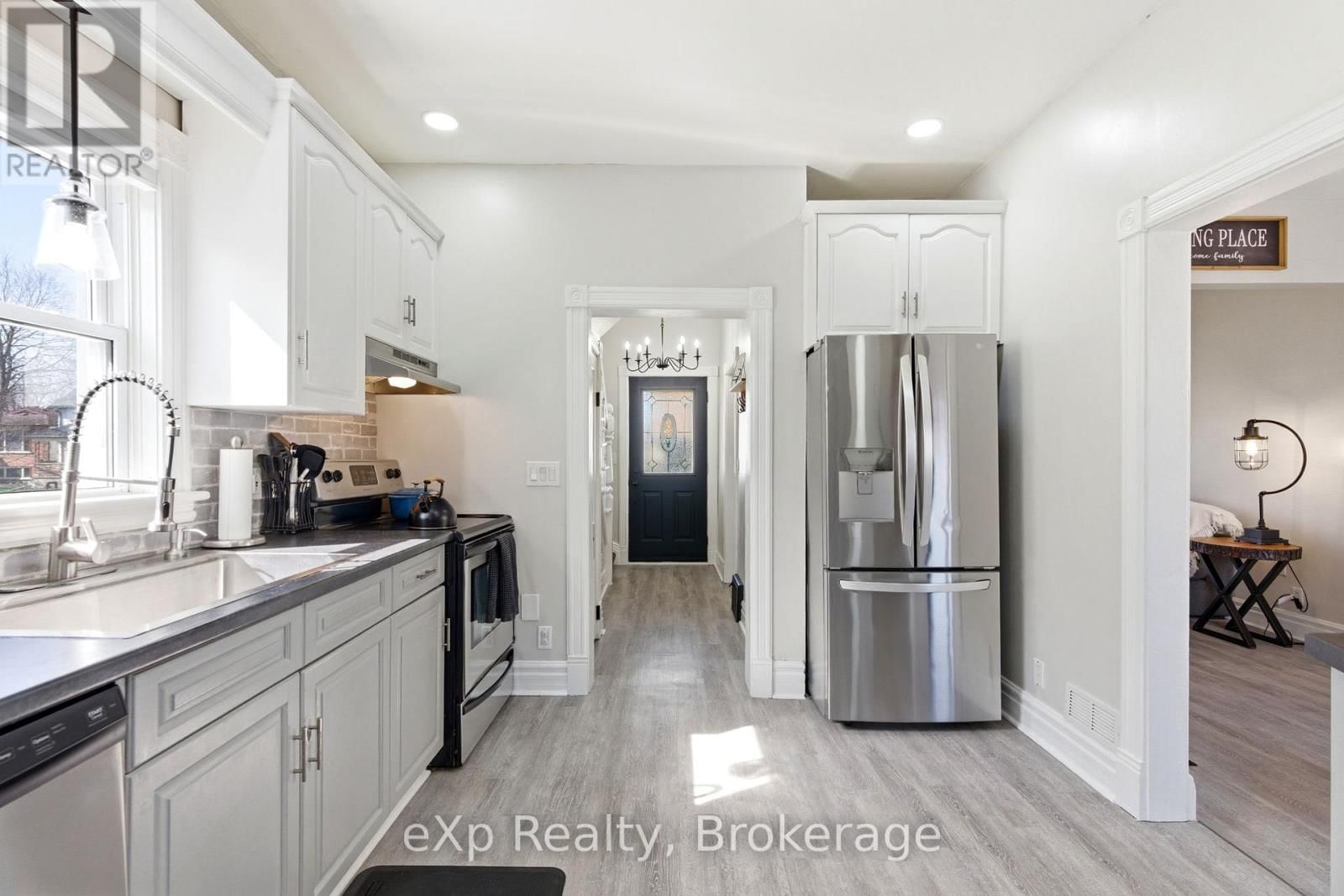 531 BRUNSWICK STREET Image 18