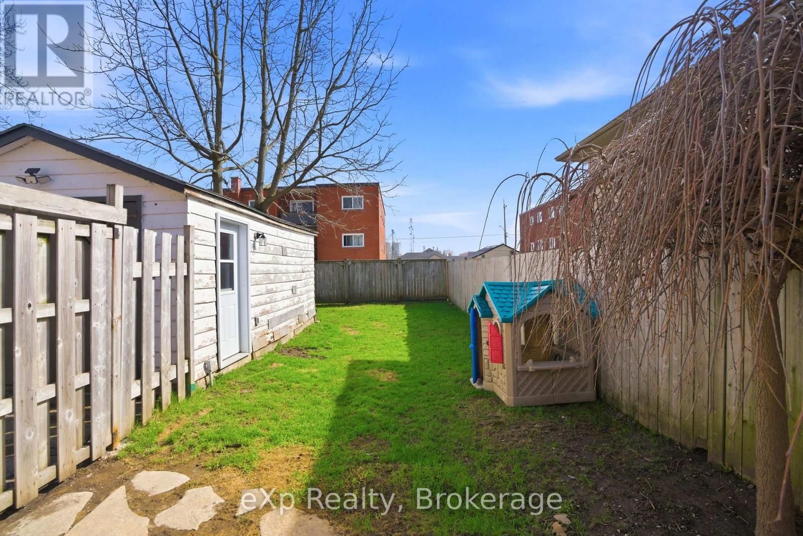 531 BRUNSWICK STREET Image 35