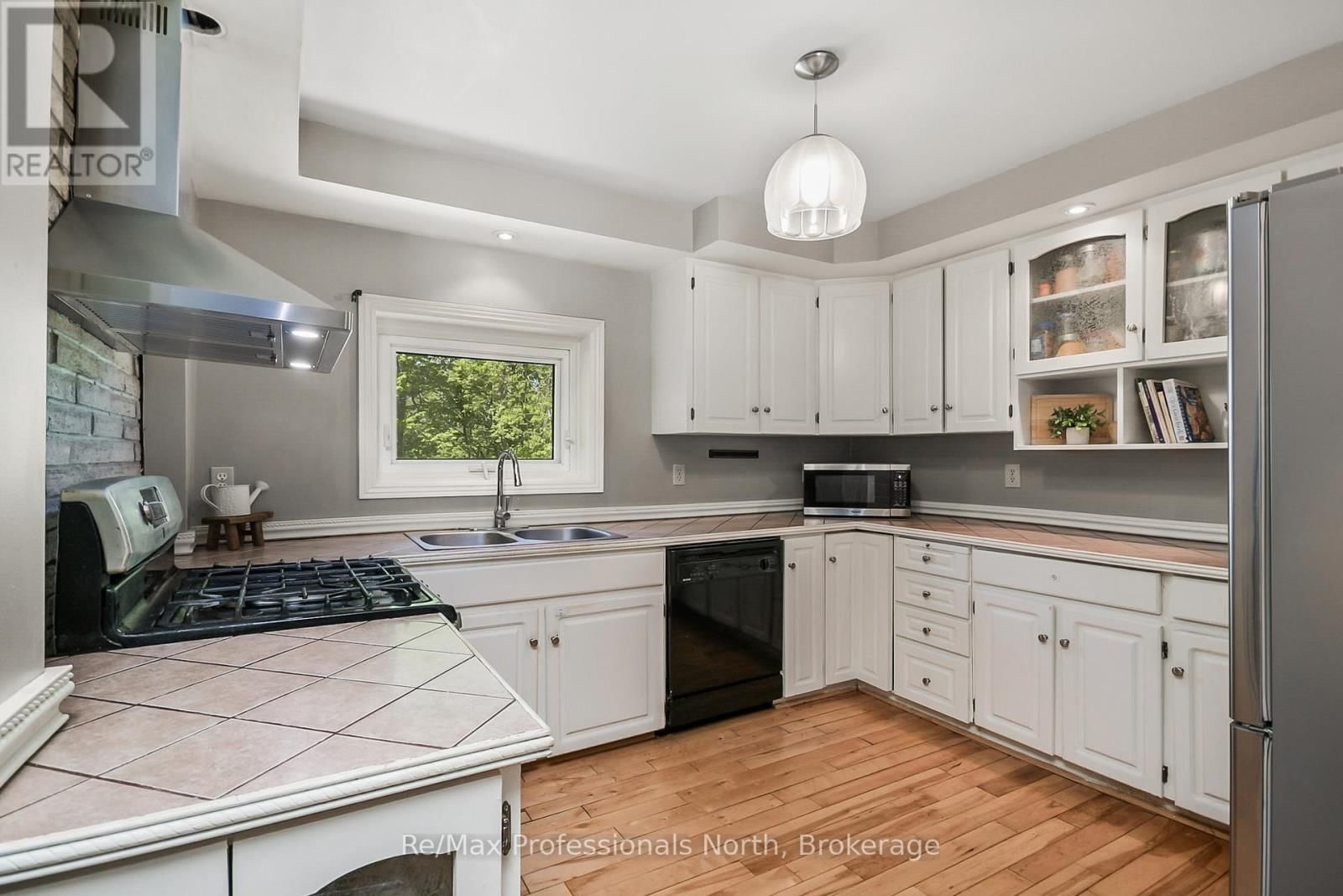 110 FRASER STREET Image 12