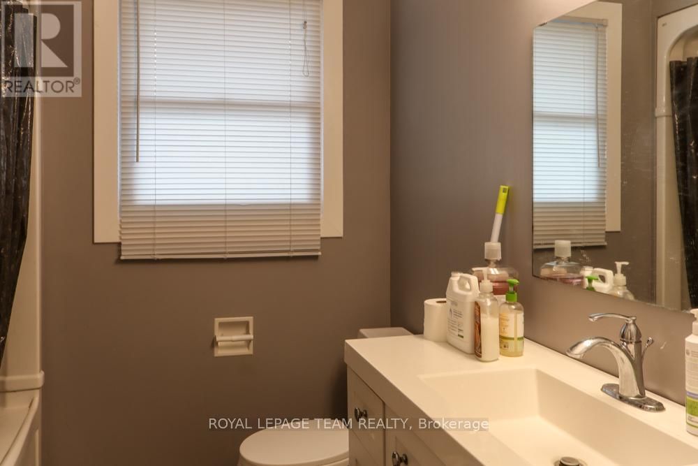 75 WINNIFRED STREET NORTH Image 16