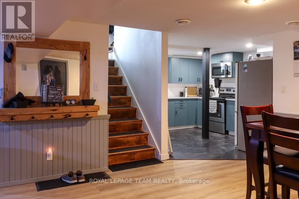 75 WINNIFRED STREET NORTH Image 18