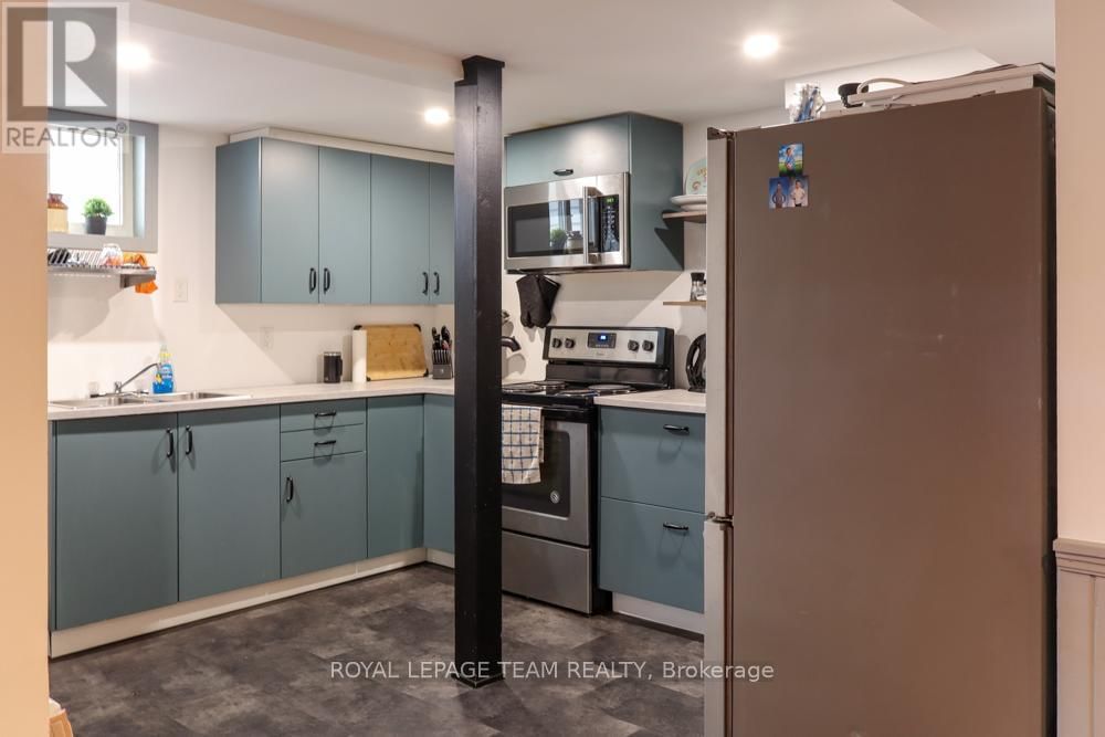 75 WINNIFRED STREET NORTH Image 19