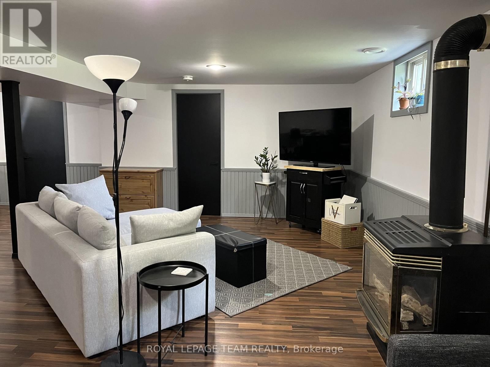 75 WINNIFRED STREET NORTH Image 24