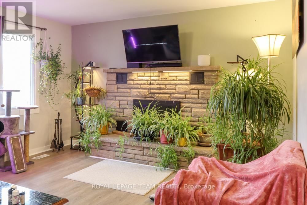 75 WINNIFRED STREET NORTH Image 7