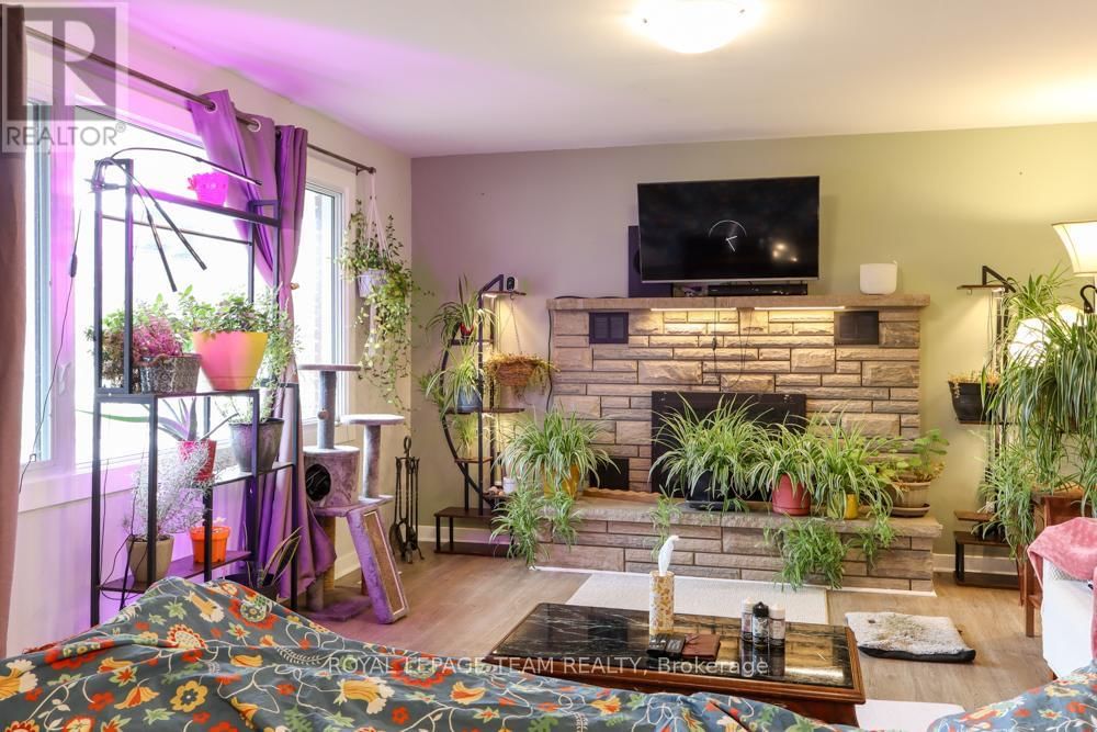 75 WINNIFRED STREET NORTH Image 8