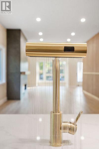 858 WILLIAM STREET Image 18