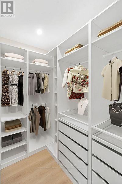 858 WILLIAM STREET Image 27