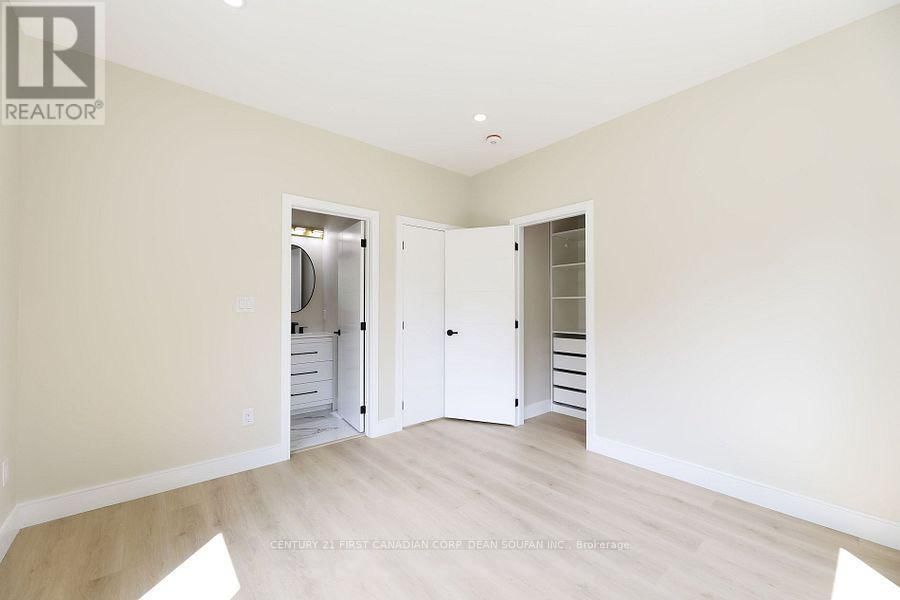 858 WILLIAM STREET Image 35