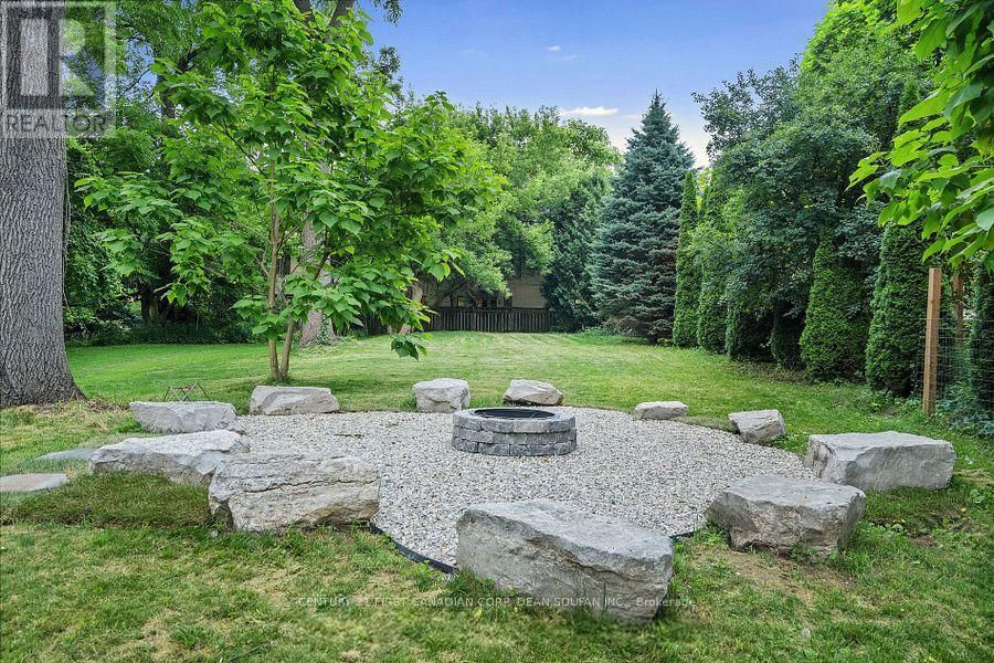 858 WILLIAM STREET Image 48