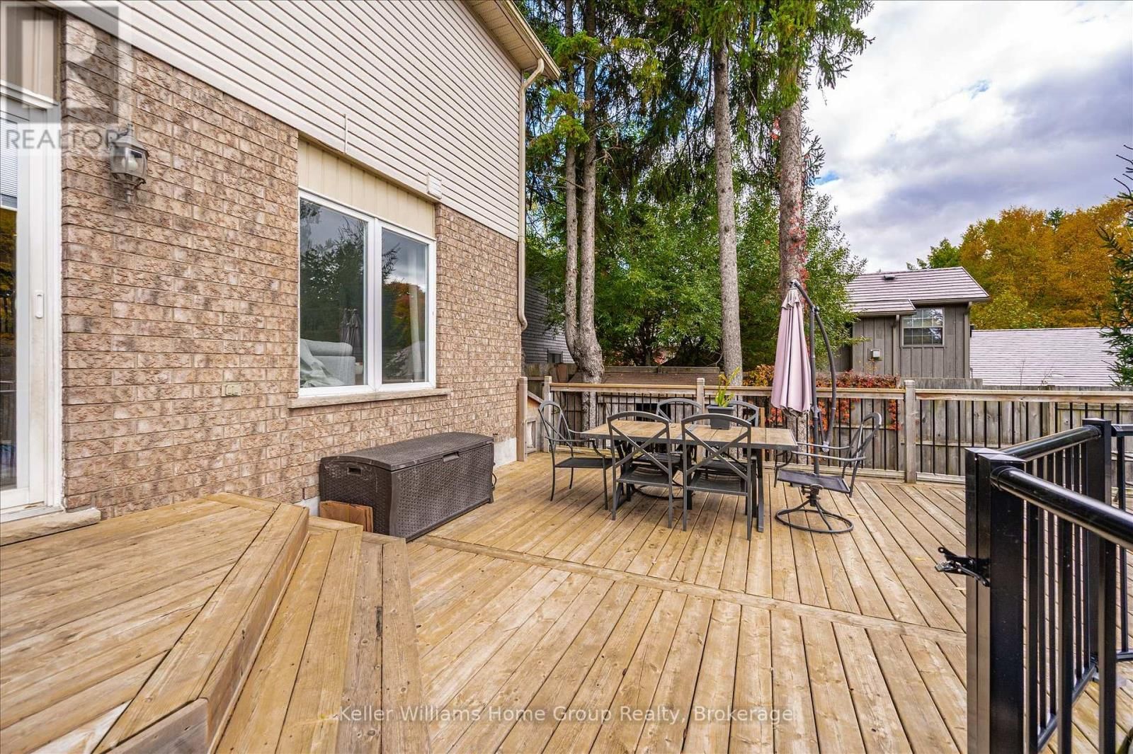 609 PERRY STREET Image 11