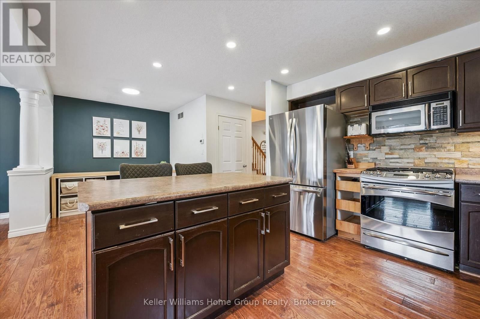 609 PERRY STREET Image 21