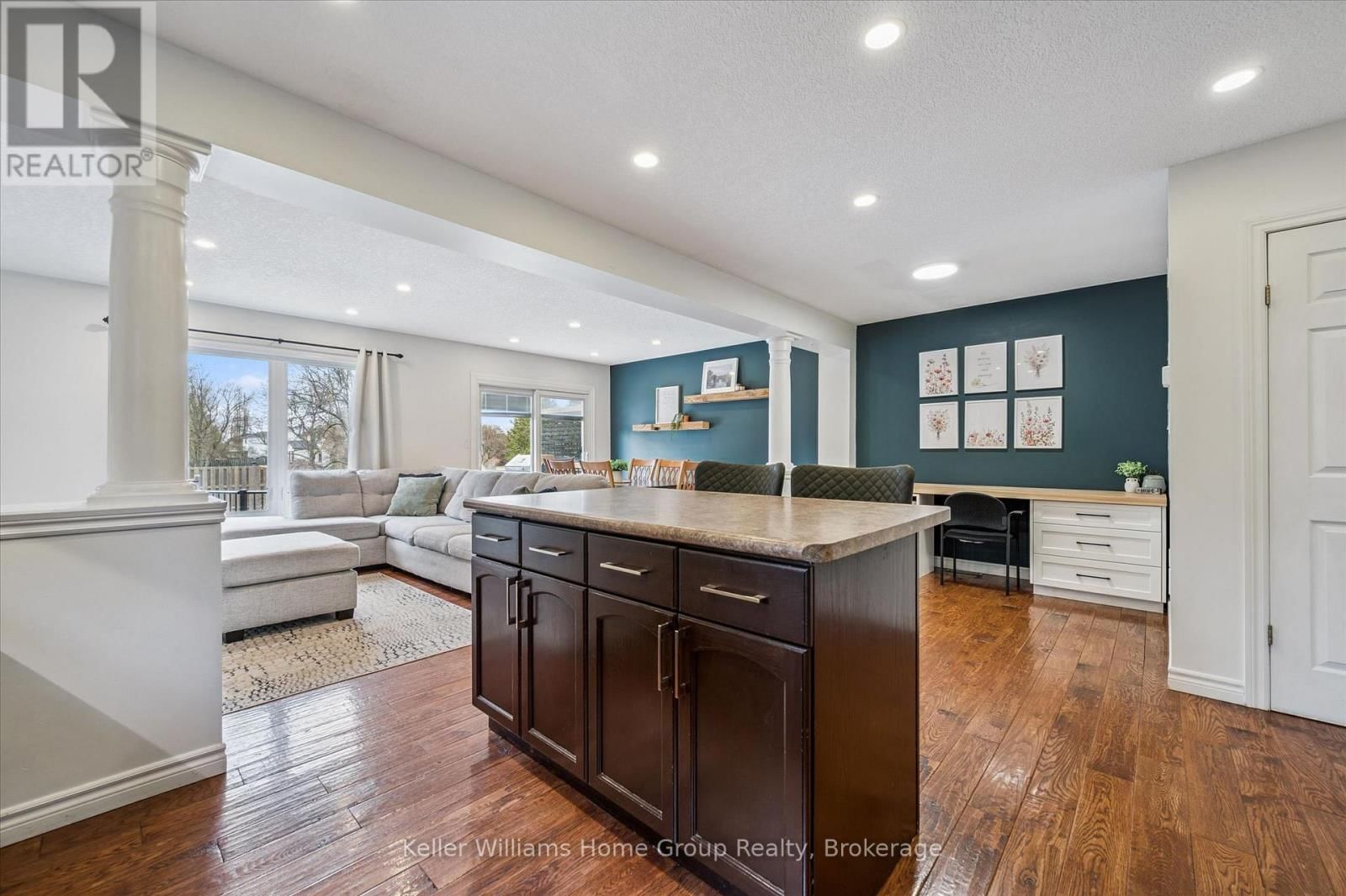 609 PERRY STREET Image 22