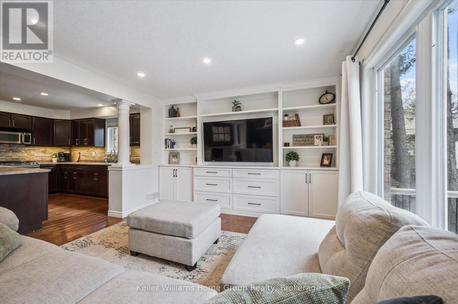 609 PERRY STREET Image 24