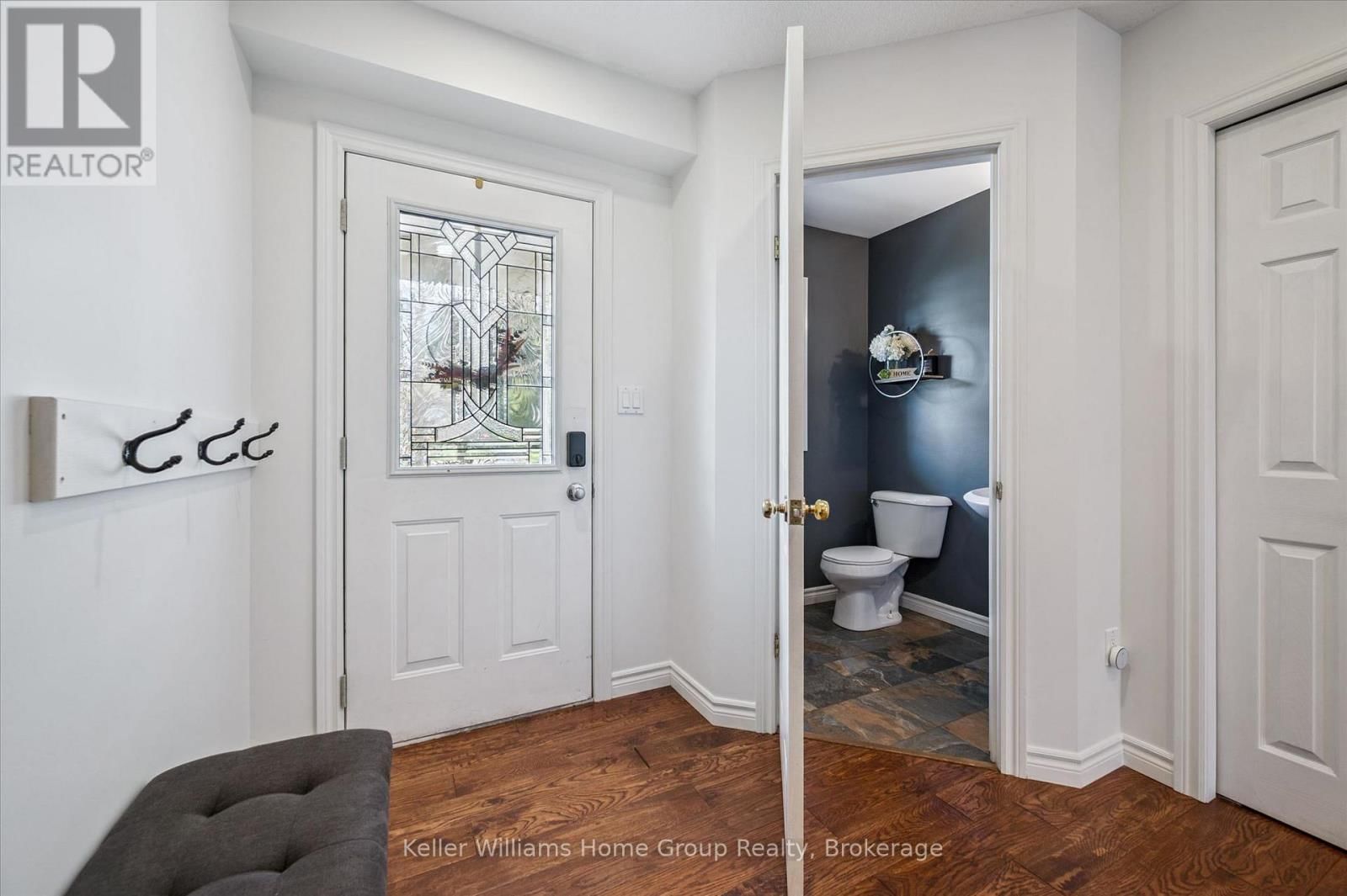 609 PERRY STREET Image 30