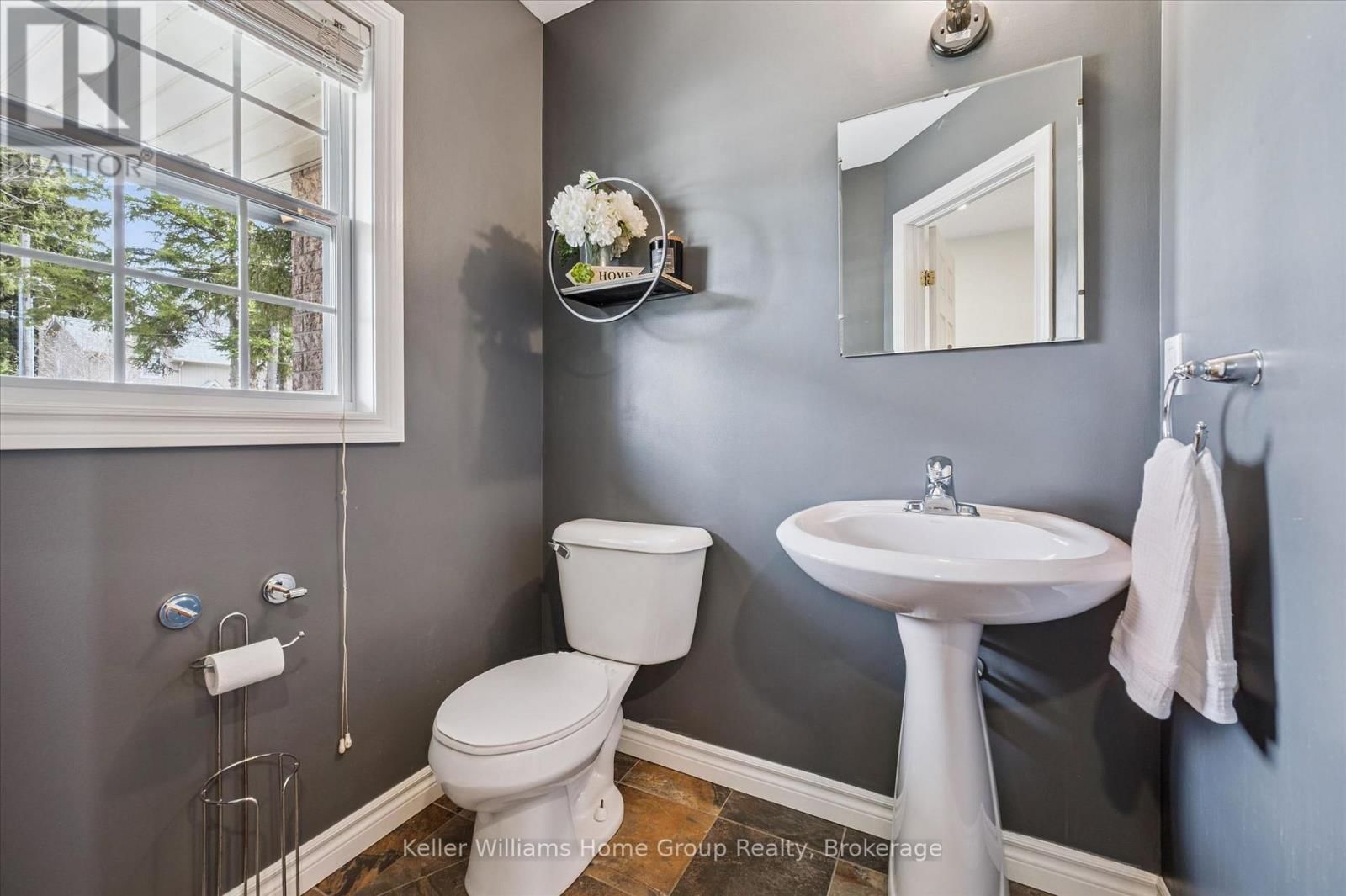 609 PERRY STREET Image 31