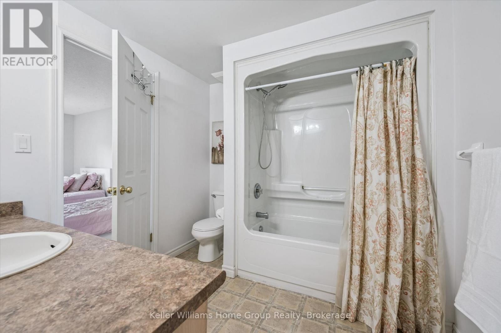 609 PERRY STREET Image 37