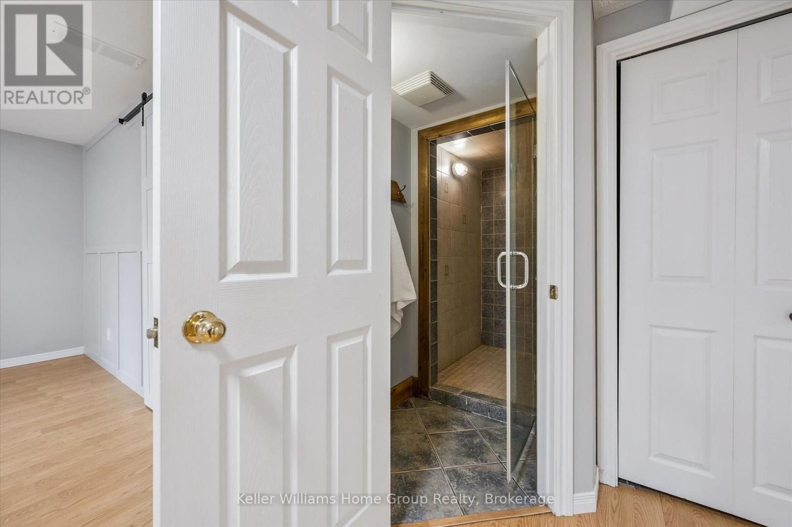 609 PERRY STREET Image 47