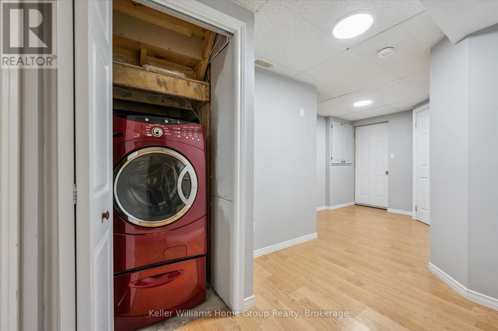 609 PERRY STREET Image 48