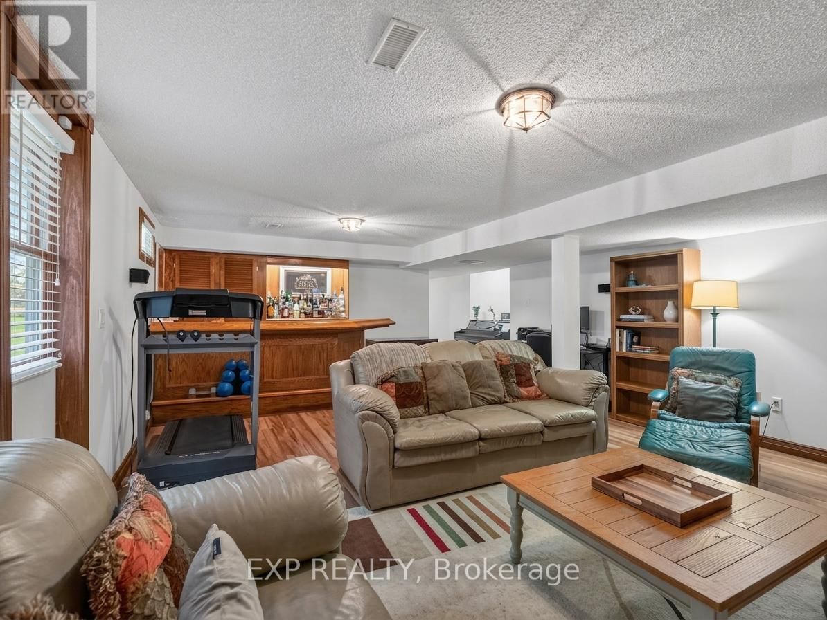 38 CAPRI STREET Image 26