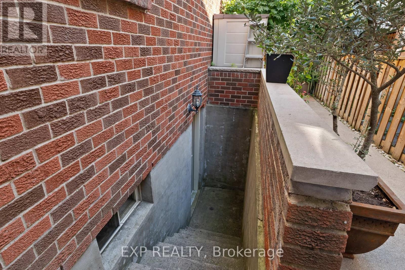 38 CAPRI STREET Image 32