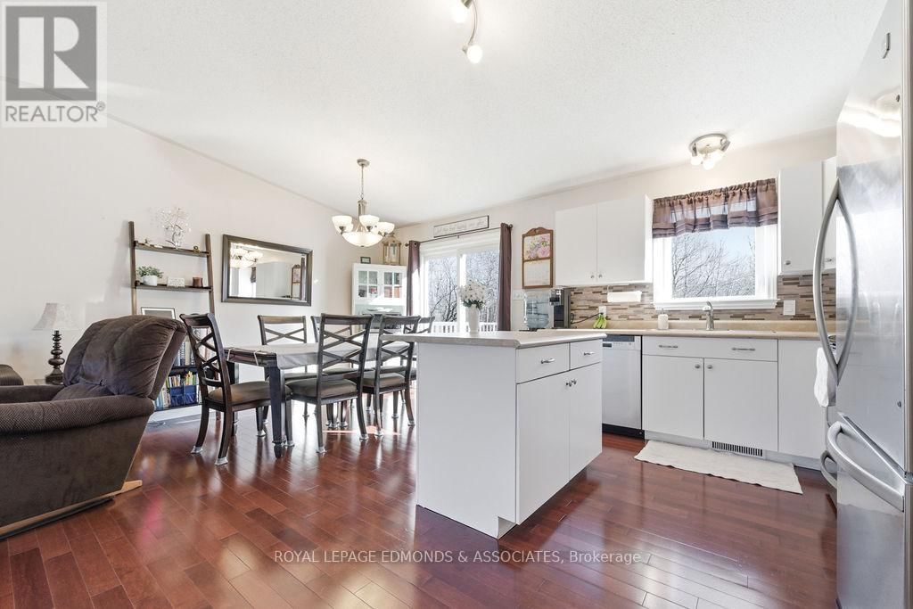 317 JULIEN STREET Image 19