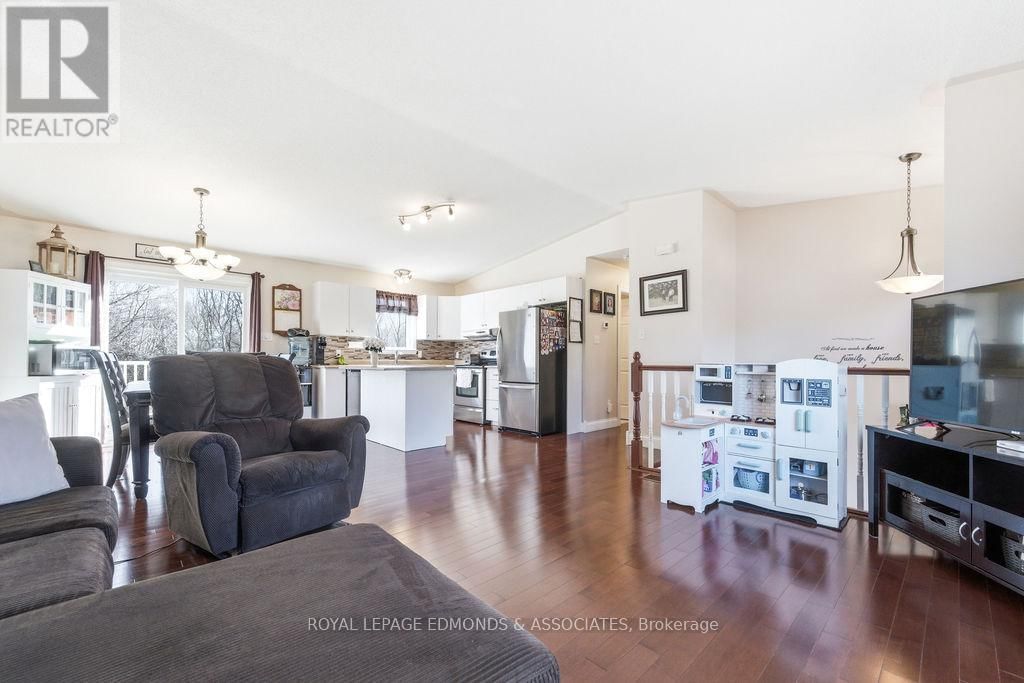 317 JULIEN STREET Image 20