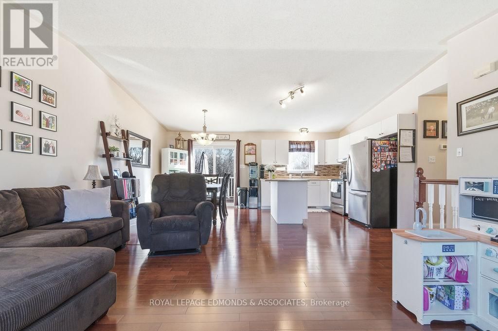 317 JULIEN STREET Image 21