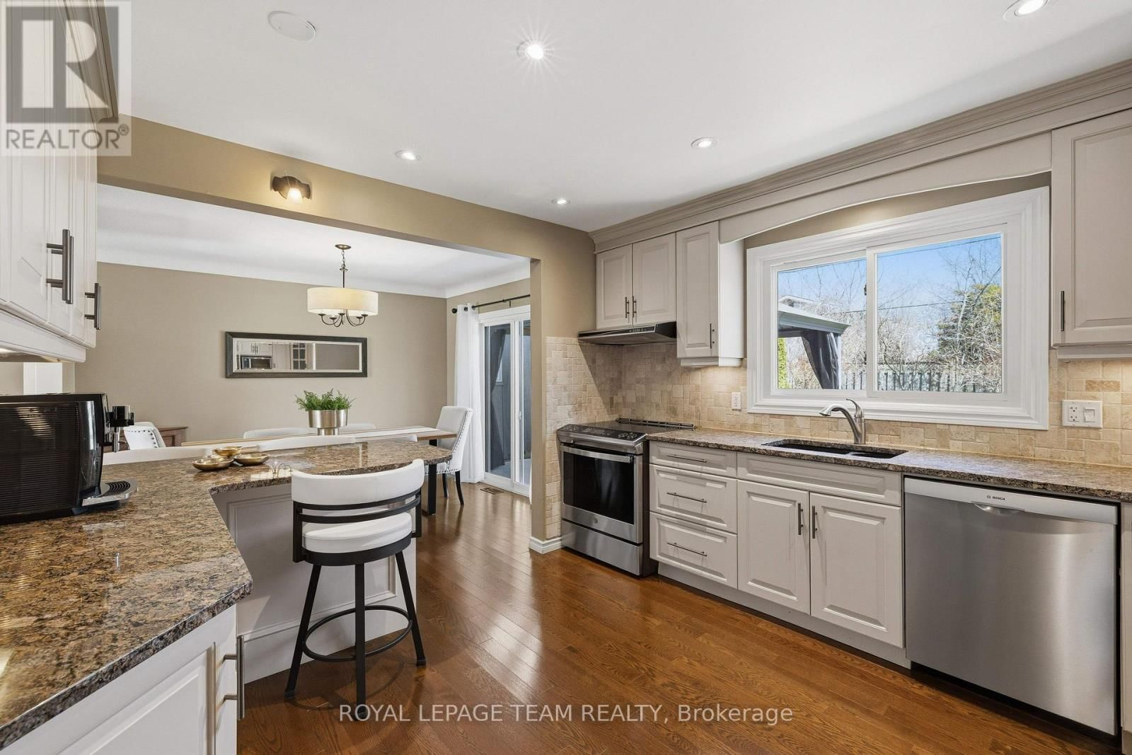 128 WELBORNE AVENUE Image 12