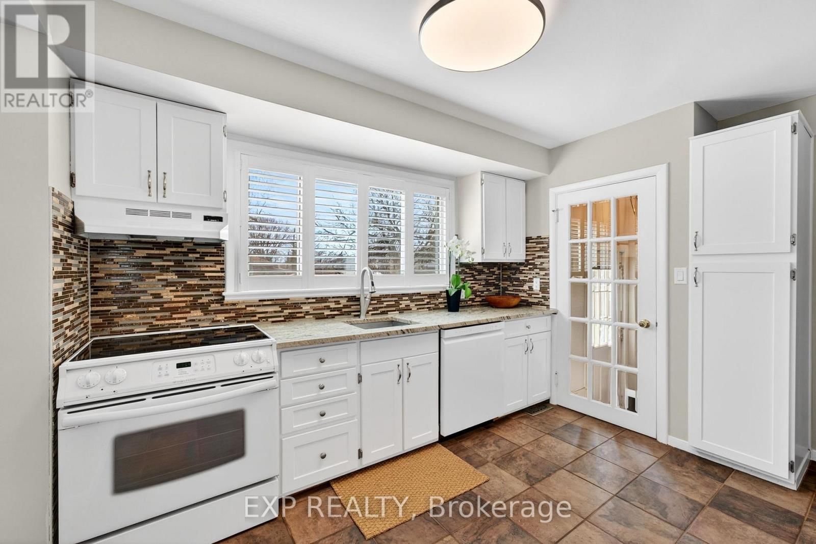 390 MCEWEN DRIVE Image 13