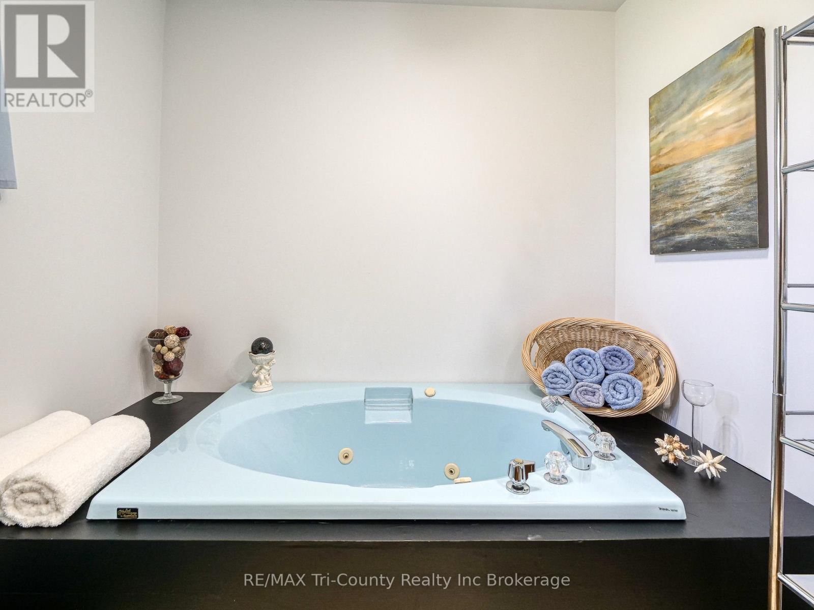 916 NORFOLK COUNTY 28 ROAD Image 23