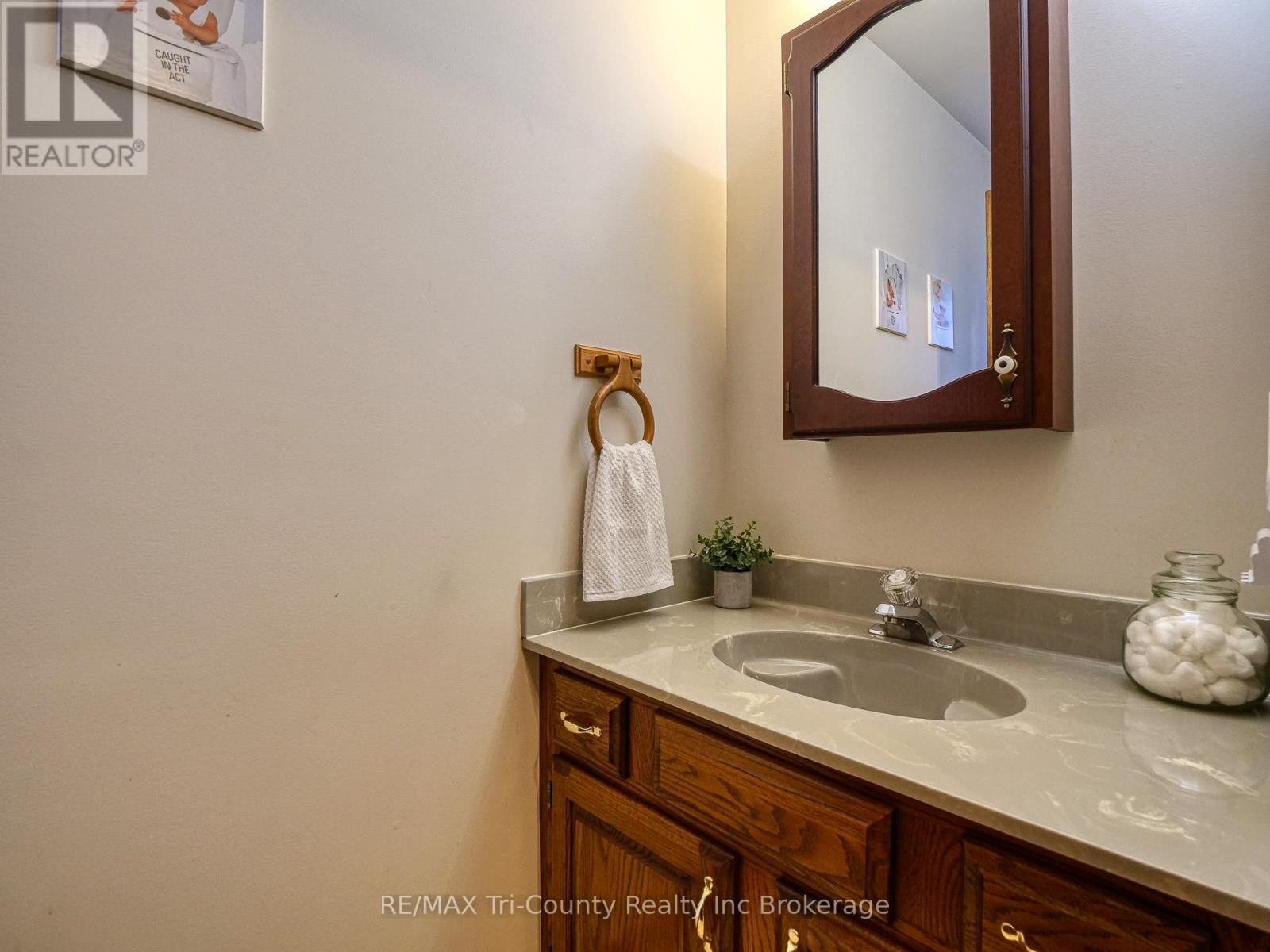 916 NORFOLK COUNTY 28 ROAD Image 26