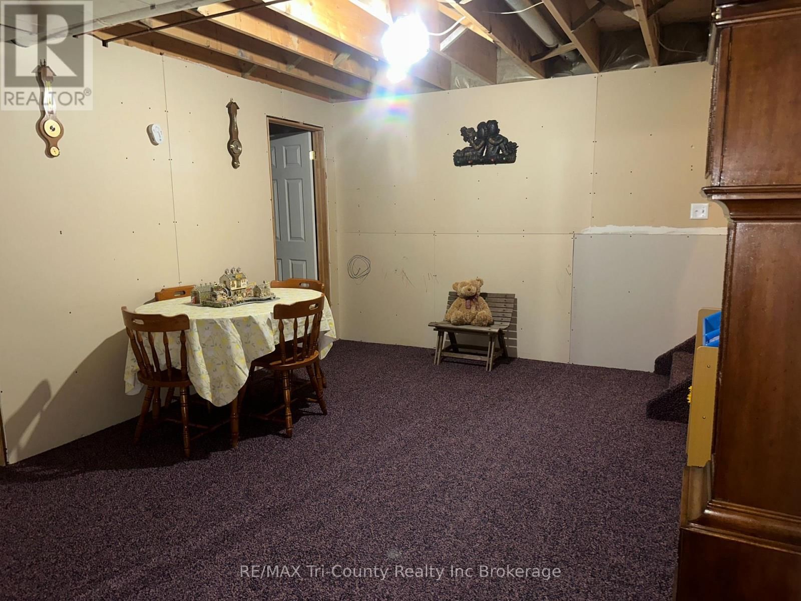 916 NORFOLK COUNTY 28 ROAD Image 33