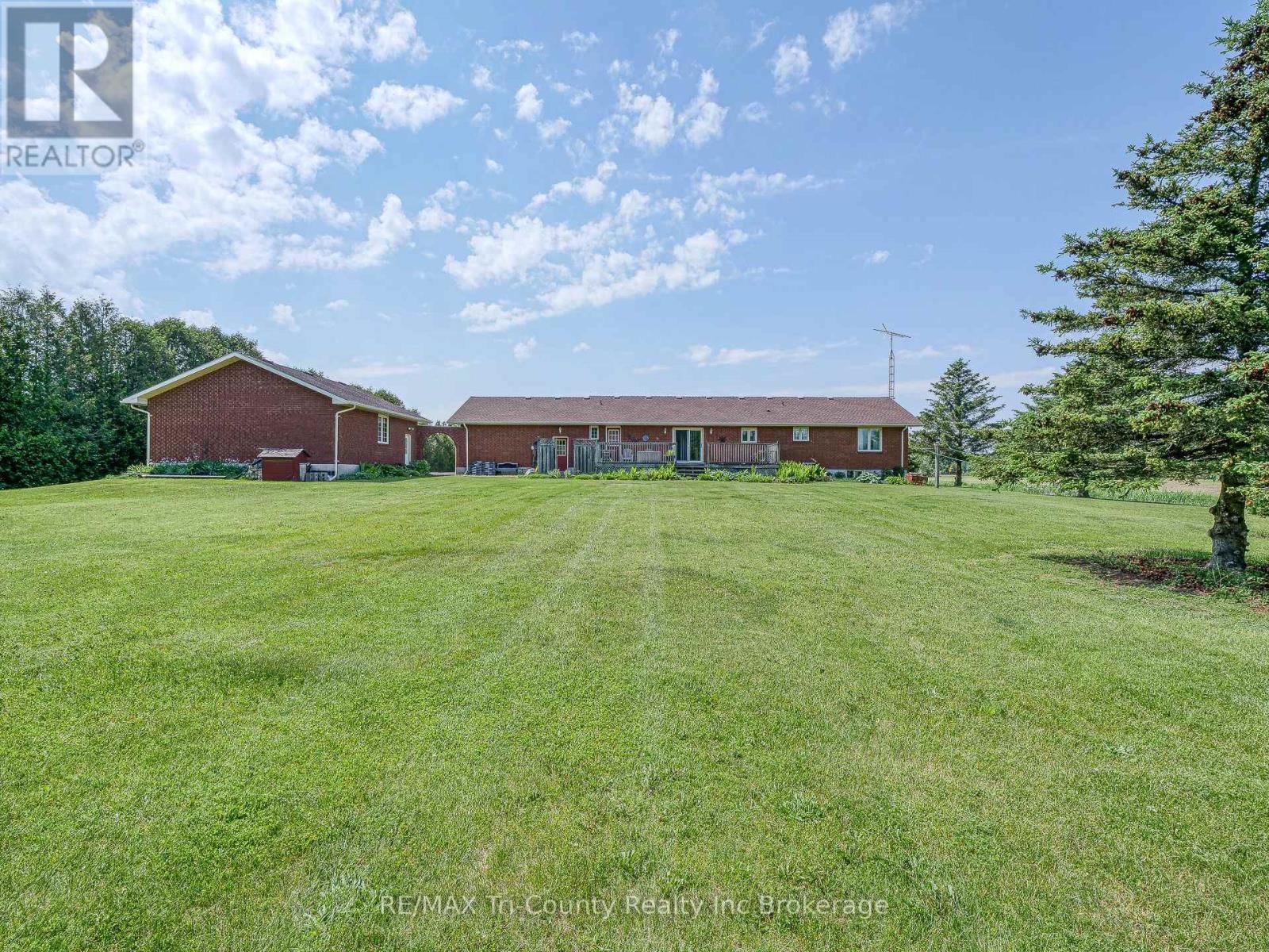 916 NORFOLK COUNTY 28 ROAD Image 39