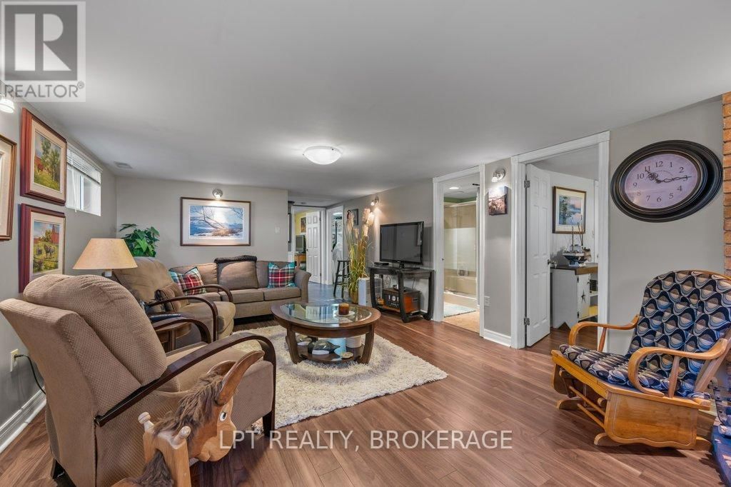 1137i COUNTY 9 ROAD Image 21