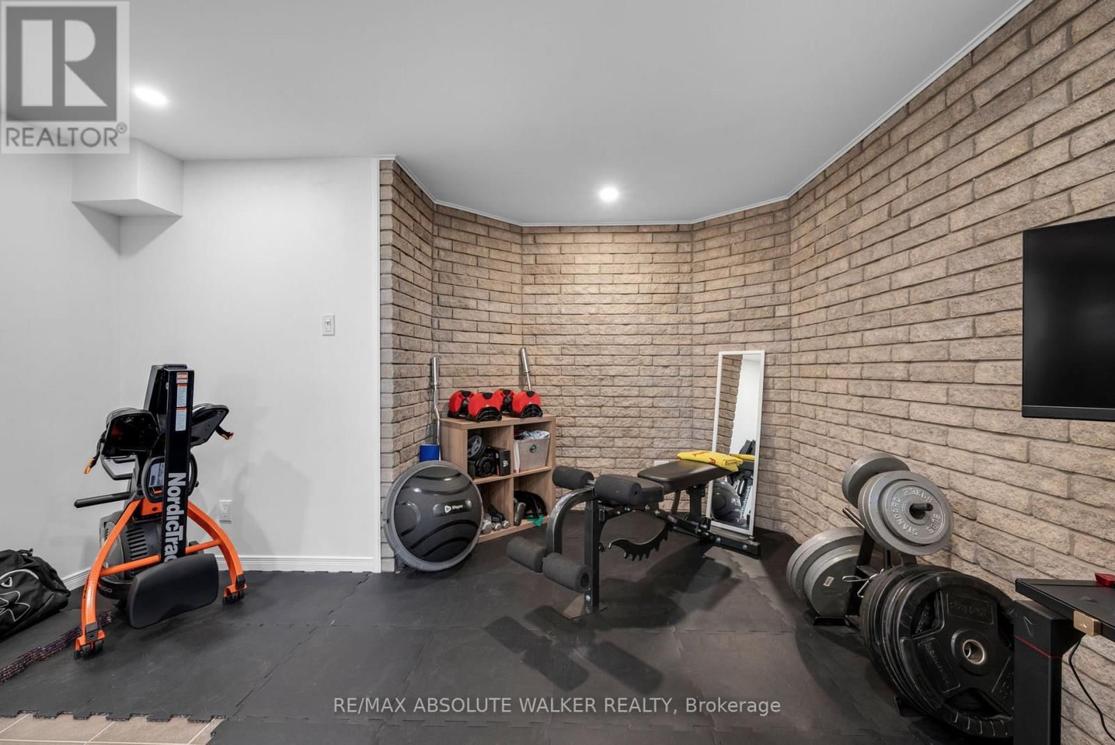 113 RICHARD STREET Image 18