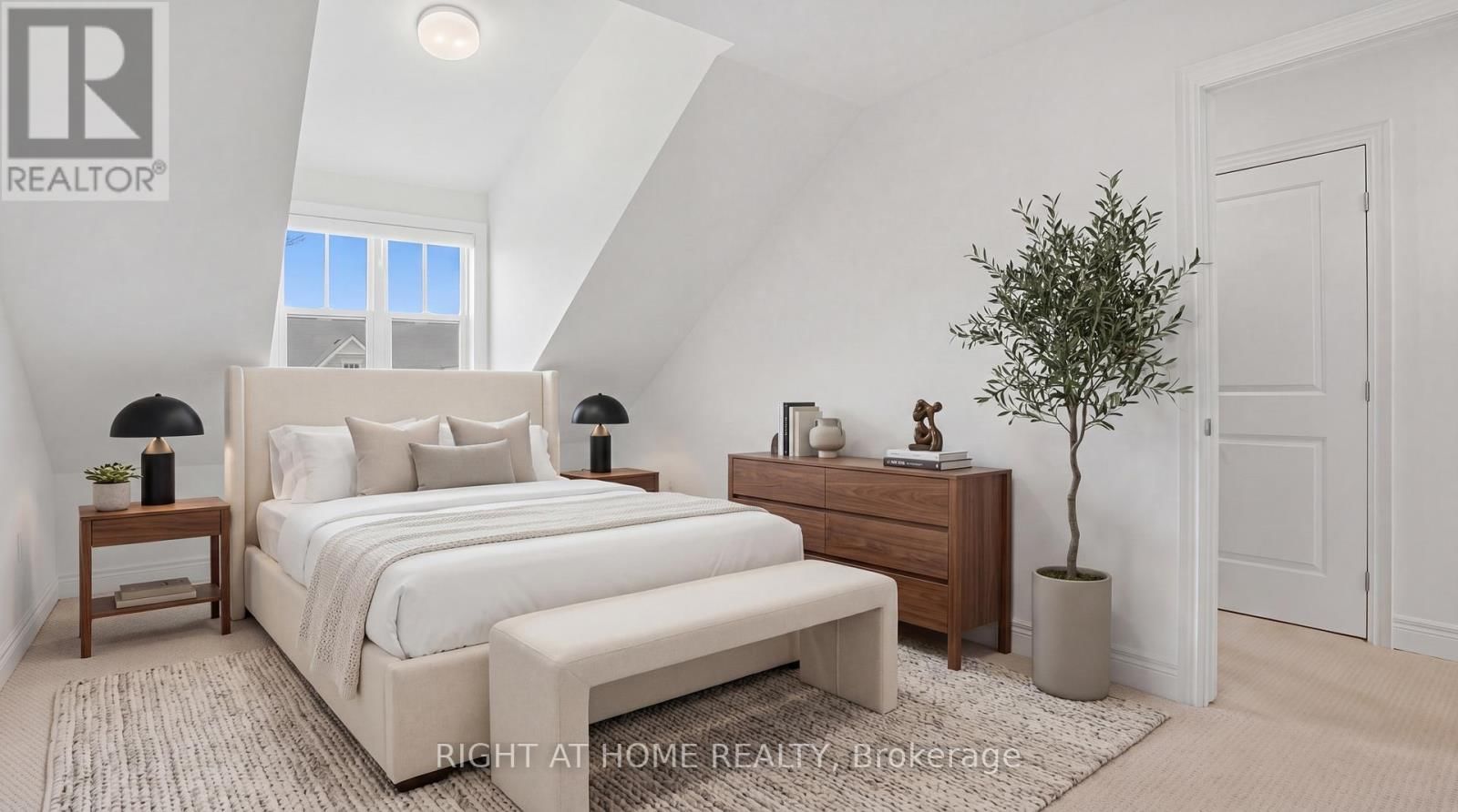 14 PARADISE GROVE Image 12