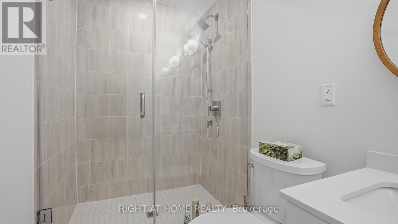 14 PARADISE GROVE Image 15