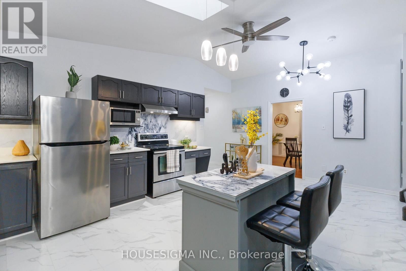 220 KILLARNEY GROVE Image 10