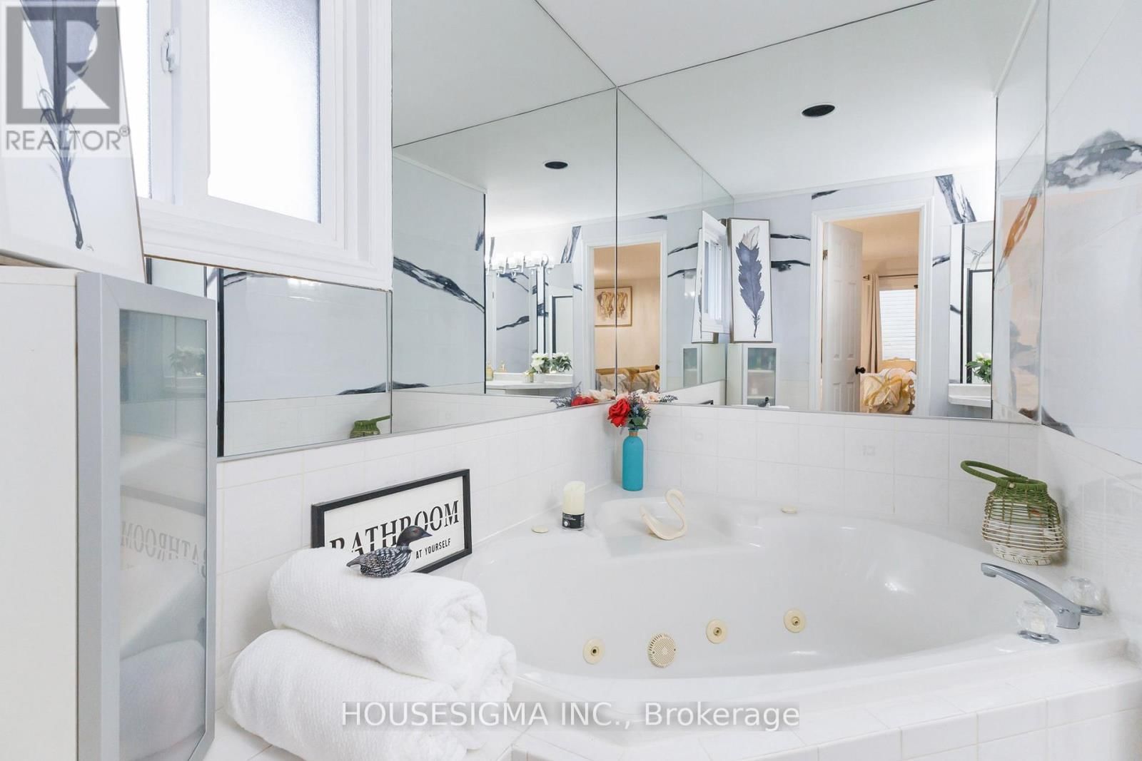 220 KILLARNEY GROVE Image 18