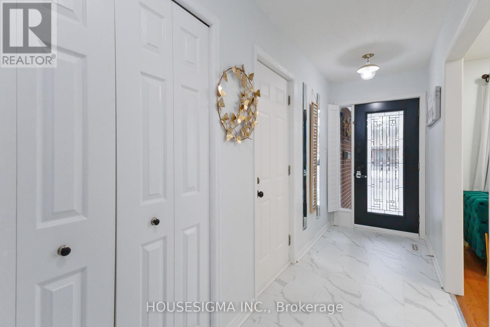 220 KILLARNEY GROVE Image 3