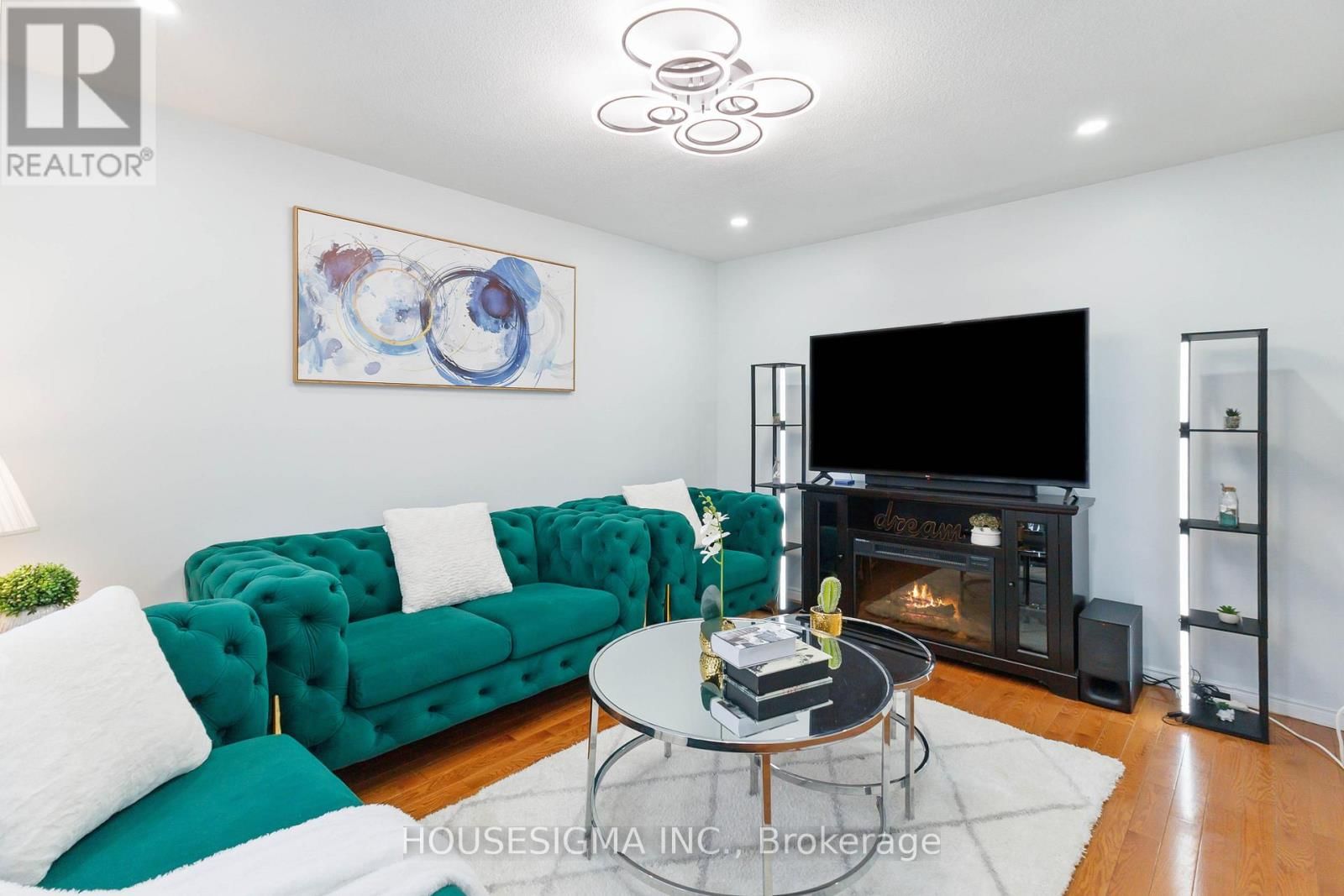 220 KILLARNEY GROVE Image 4