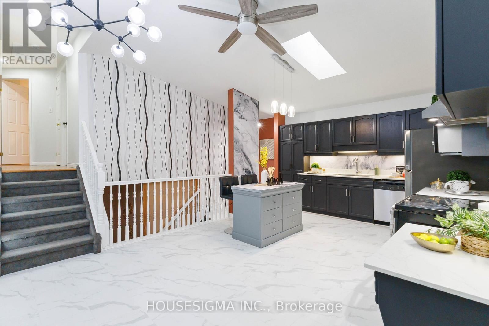 220 KILLARNEY GROVE Image 7